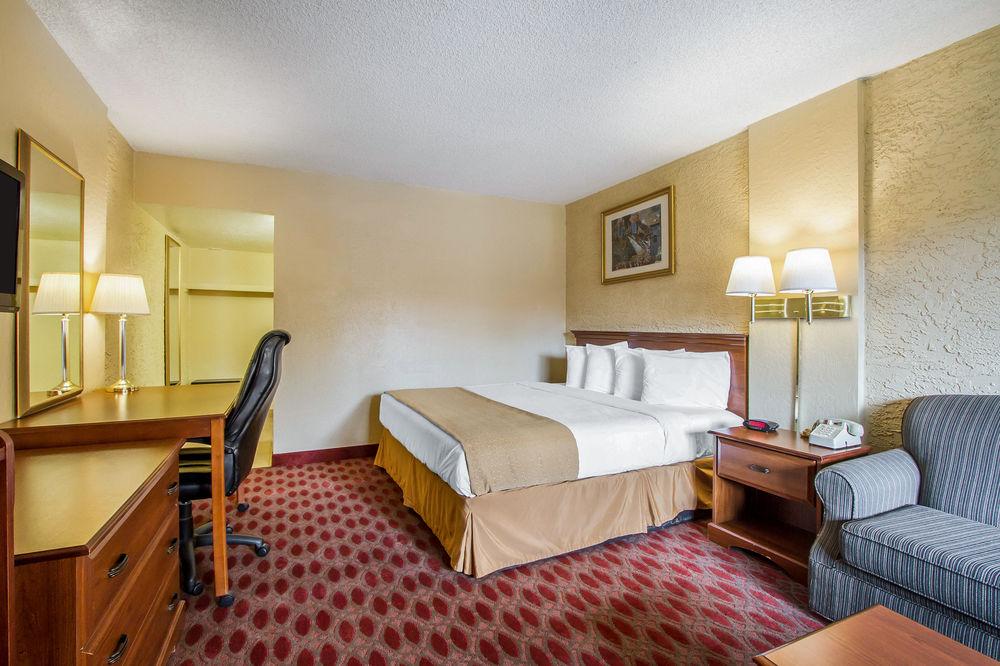 Quality Inn & Suites Goodyear - Phoenix West Екстериор снимка