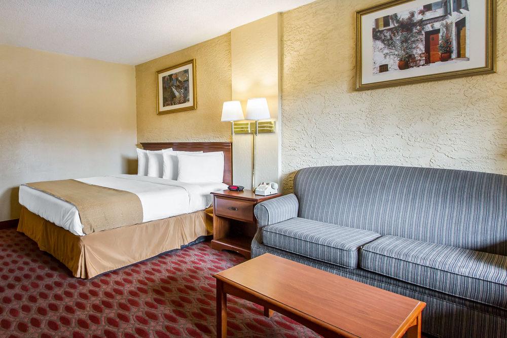 Quality Inn & Suites Goodyear - Phoenix West Екстериор снимка
