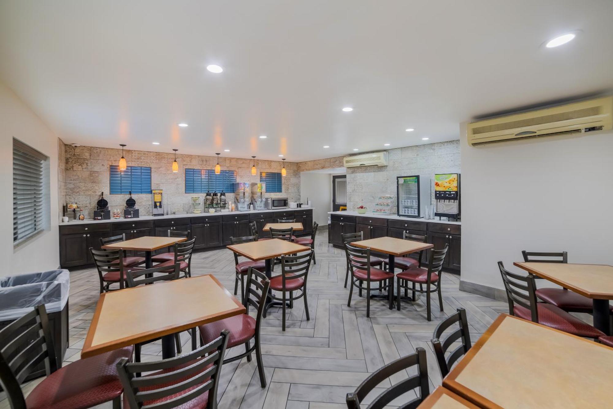 Quality Inn & Suites Goodyear - Phoenix West Екстериор снимка