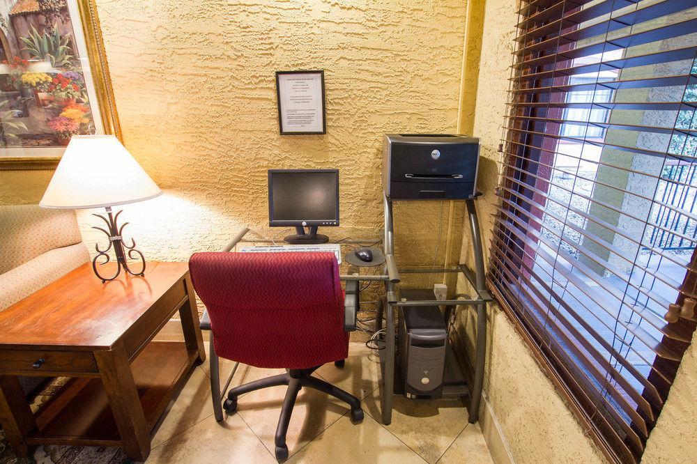 Quality Inn & Suites Goodyear - Phoenix West Екстериор снимка